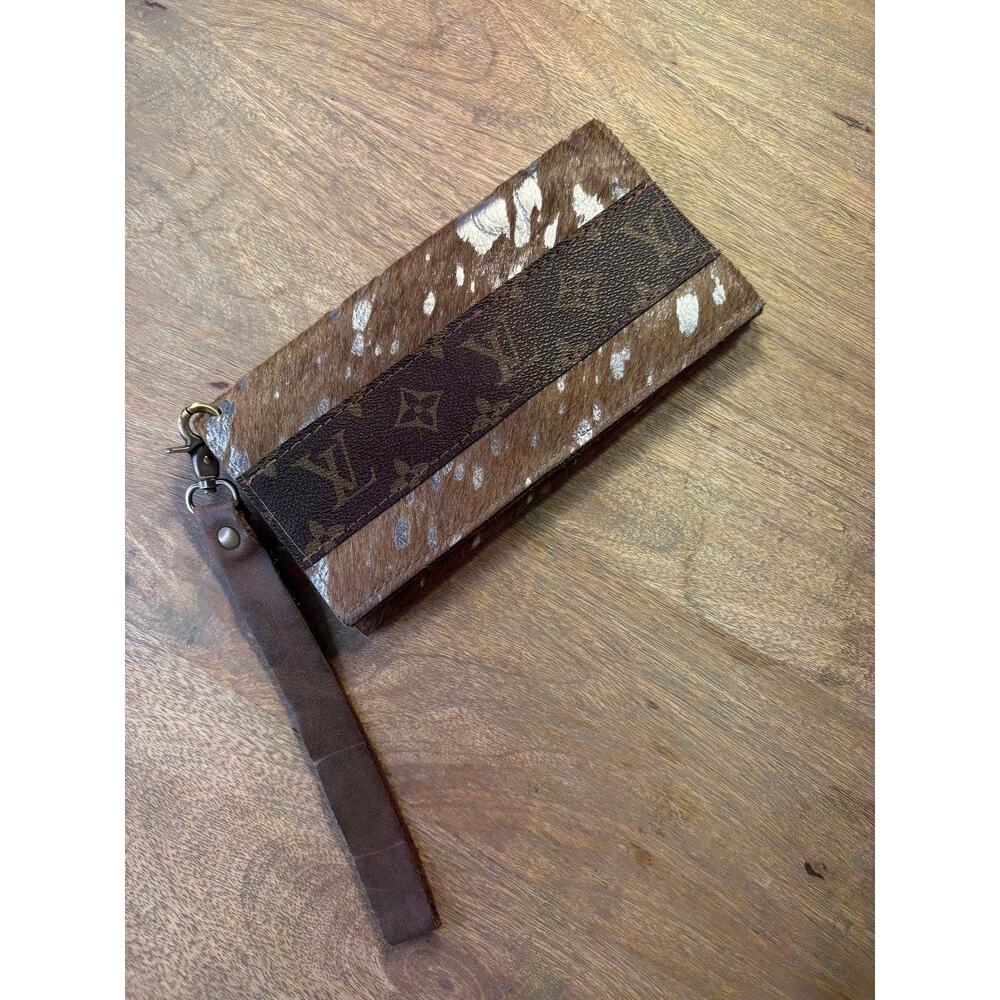 Custom Hair-On Hide Leather Wristlet Wallet Metallic Silver Western Cowhide